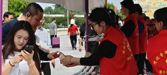 巡街政府院爆改停车场机关食堂成快餐店冰球突破正规网站重庆荣昌已失守！书记(图4)