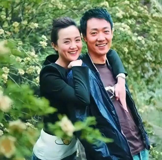 辛柏青悲痛发文赵丽颖等多位明星悼念冰球突破技巧演员朱媛媛患癌去世丈夫(图4)