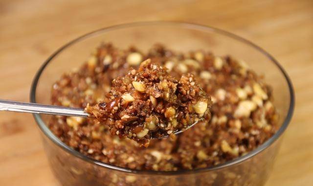 的自制秘方堪比老干妈一次制作享受半个月的美味冰球突破自己动手做告别购买香菇酱：超级好吃(图4)